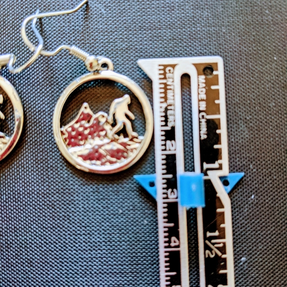 Sasquatch Earrings Super Cute Hypoallergenic - Picture 3 of 5